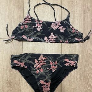 Brand: ONeill Size: Small Color: Black with flower designs